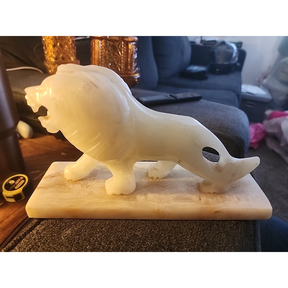 Vintage Carved Marble Lion Sculpture Statue Figurine 8 1/2''‎ Long 5" Tall